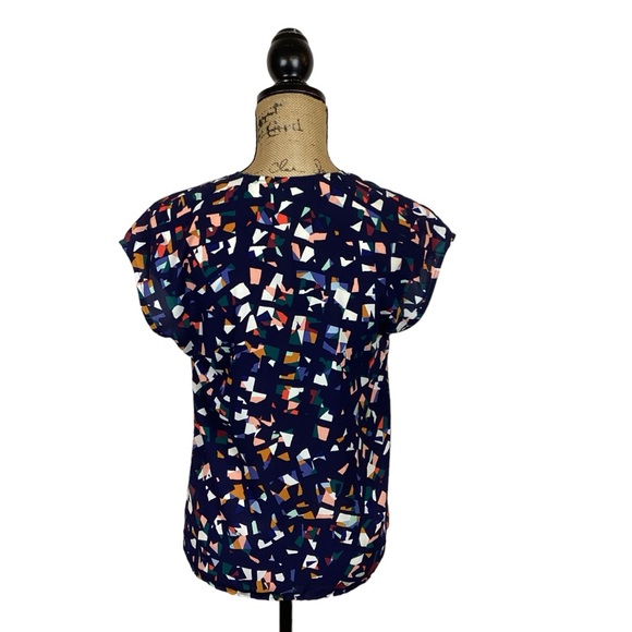 Halogen Multi-Color Geo Print Sleeveless Top - Picture 2 of 7